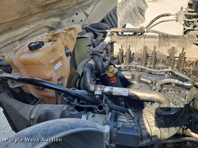 image for item EO4727 2017 Freightliner Cascadia semi truck