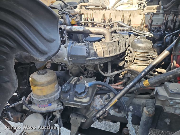 image for item EO4727 2017 Freightliner Cascadia semi truck