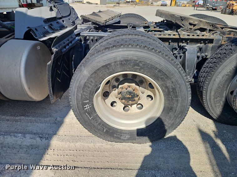 image for item EO4727 2017 Freightliner Cascadia semi truck