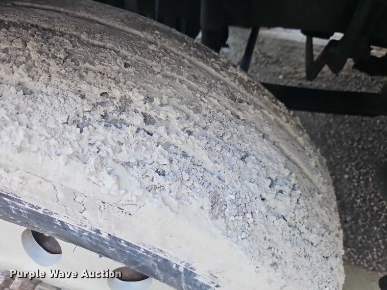 image for item EO4727 2017 Freightliner Cascadia semi truck