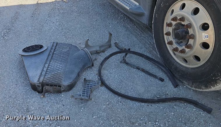 image for item EO4727 2017 Freightliner Cascadia semi truck