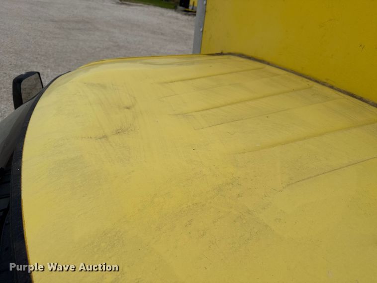 image for item EP0717 2006 GMC Savanna box truck