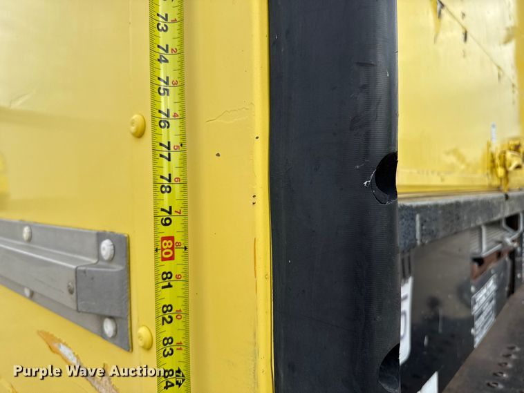 image for item EP0717 2006 GMC Savanna box truck