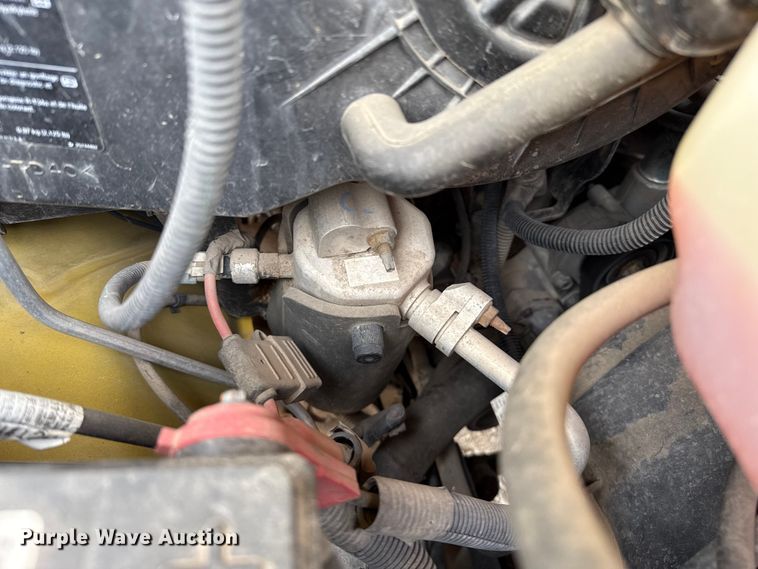 image for item EP0717 2006 GMC Savanna box truck