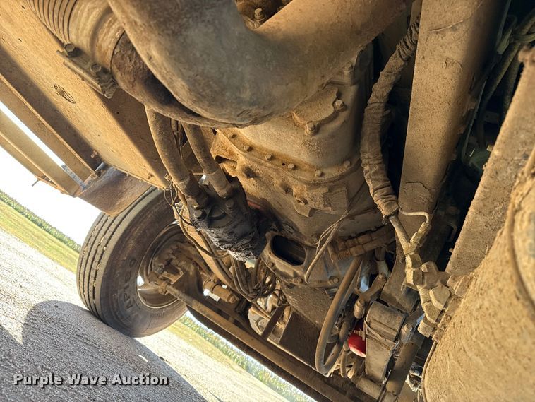 image for item EP0743 2004 Kenworth T800B semi truck