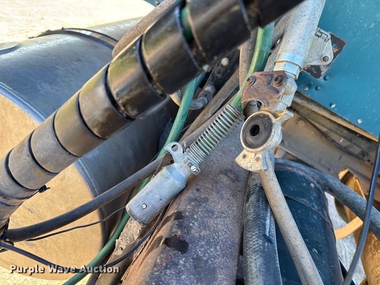 image for item EP0743 2004 Kenworth T800B semi truck