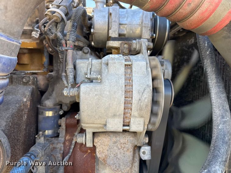 image for item EP0743 2004 Kenworth T800B semi truck