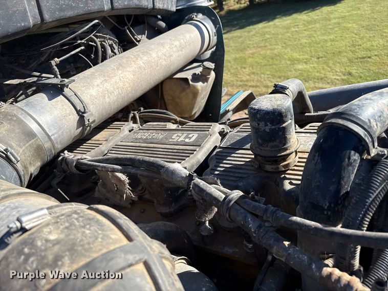 image for item EP0743 2004 Kenworth T800B semi truck