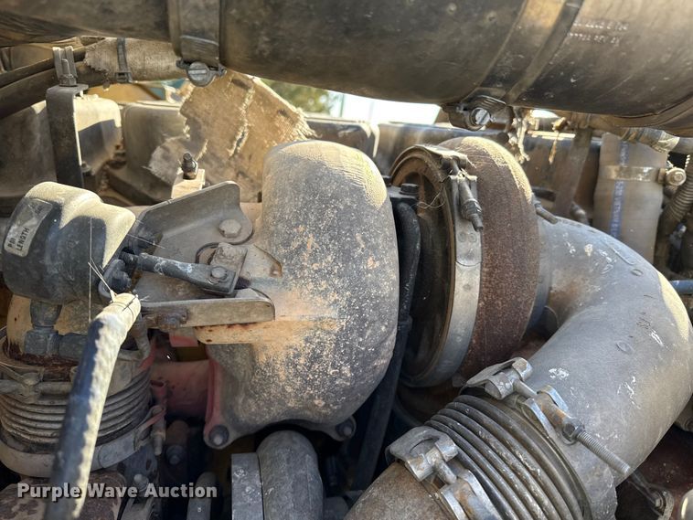 image for item EP0743 2004 Kenworth T800B semi truck