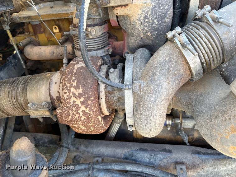 image for item EP0743 2004 Kenworth T800B semi truck