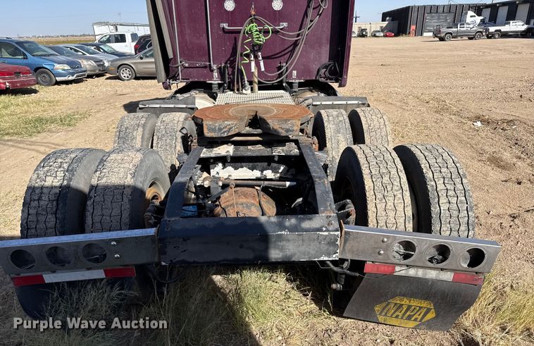 image for item EP0744 2006 Peterbilt 387 semi truck