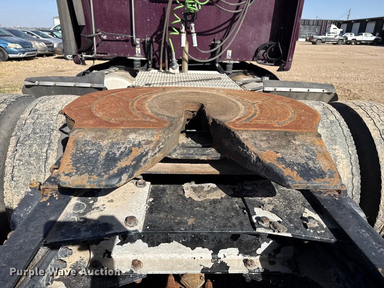 image for item EP0744 2006 Peterbilt 387 semi truck