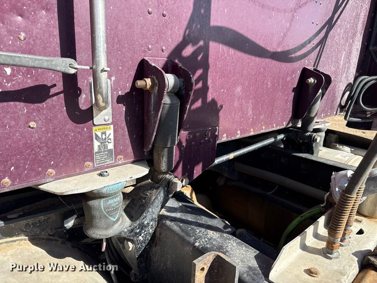 image for item EP0744 2006 Peterbilt 387 semi truck