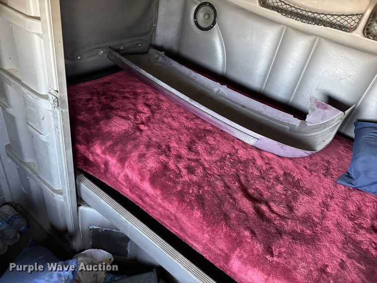 image for item EP0744 2006 Peterbilt 387 semi truck