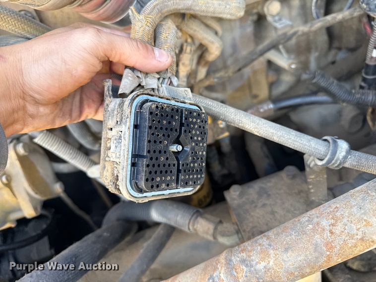 image for item EP0744 2006 Peterbilt 387 semi truck