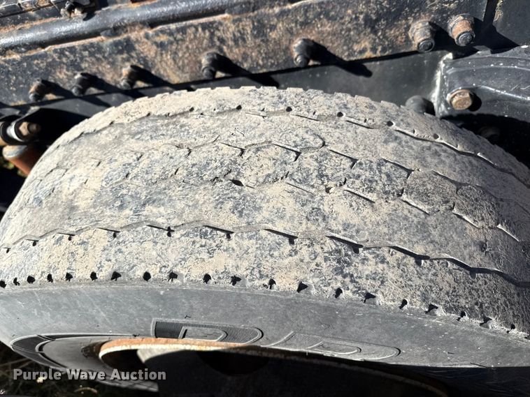 image for item EP0744 2006 Peterbilt 387 semi truck