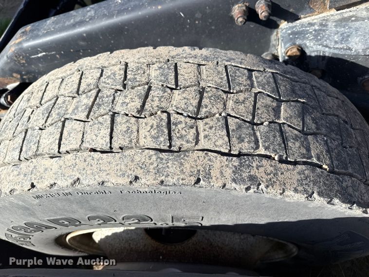 image for item EP0744 2006 Peterbilt 387 semi truck