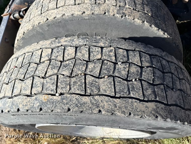 image for item EP0744 2006 Peterbilt 387 semi truck