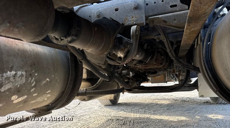 image for item ER0044 2007 Kenworth T800 semi truck