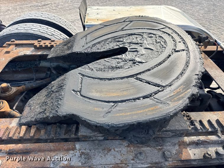 image for item ER0044 2007 Kenworth T800 semi truck