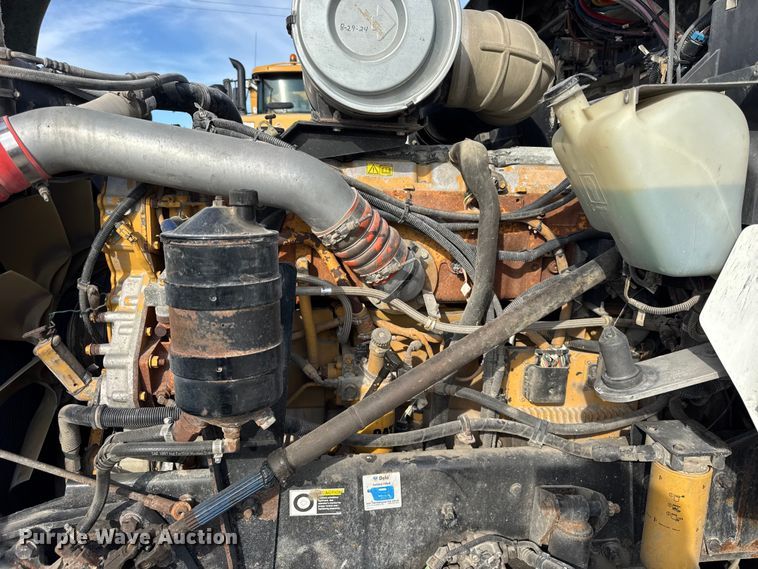 image for item ER0044 2007 Kenworth T800 semi truck