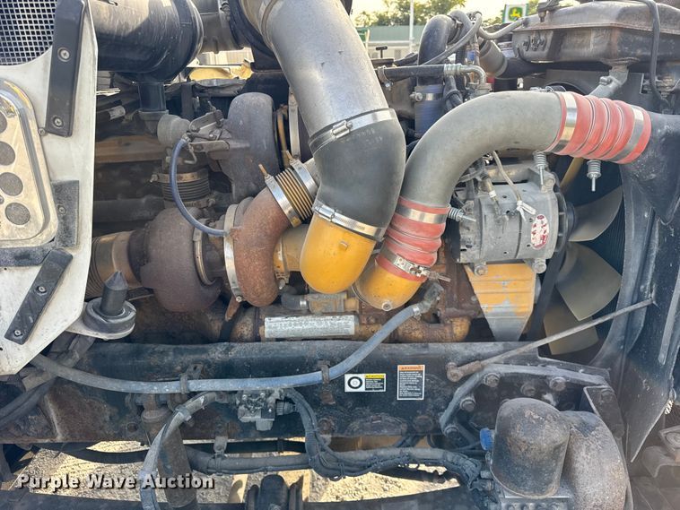 image for item ER0044 2007 Kenworth T800 semi truck