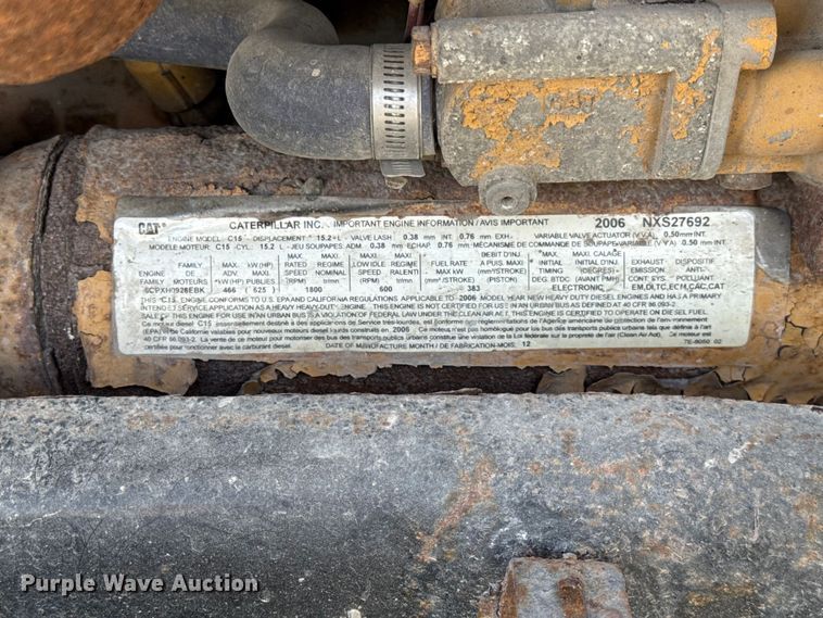 image for item ER0044 2007 Kenworth T800 semi truck