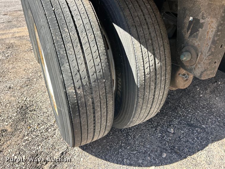 image for item ET3306 2012 Utility 4000D-X dry van trailer