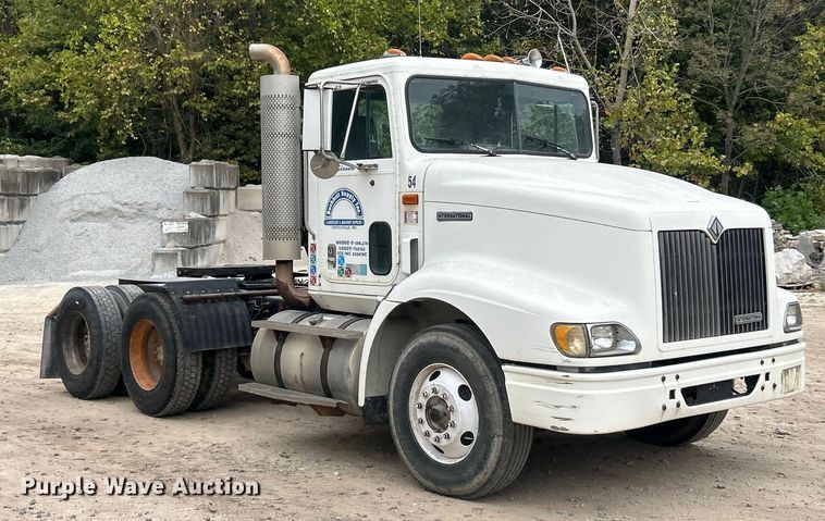 image for item ET3330 1998 International 9200 semi truck