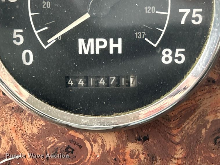 image for item ET3330 1998 International 9200 semi truck