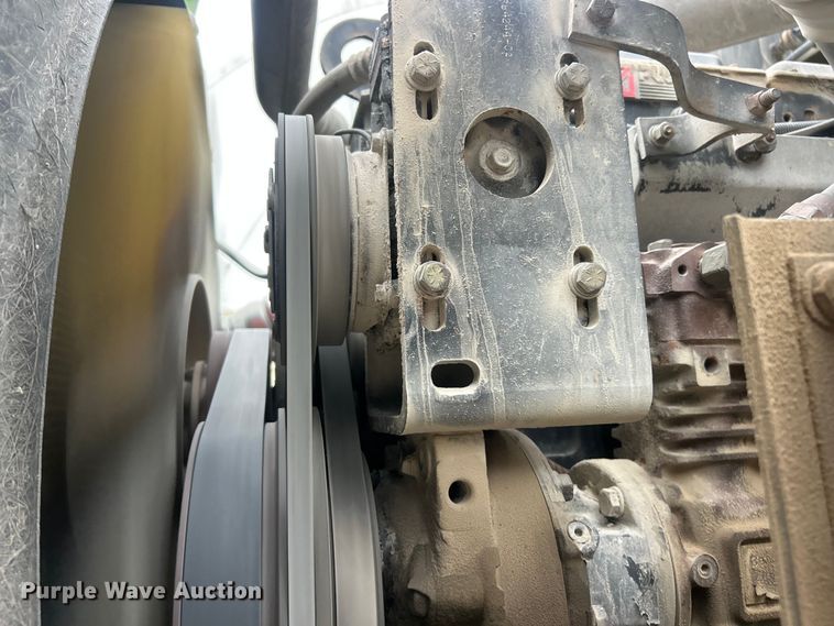 image for item ET3330 1998 International 9200 semi truck