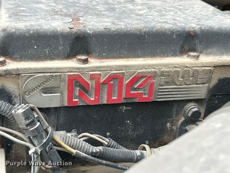 image for item ET3330 1998 International 9200 semi truck