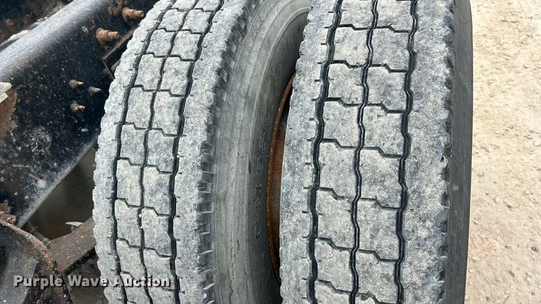 image for item ET3330 1998 International 9200 semi truck