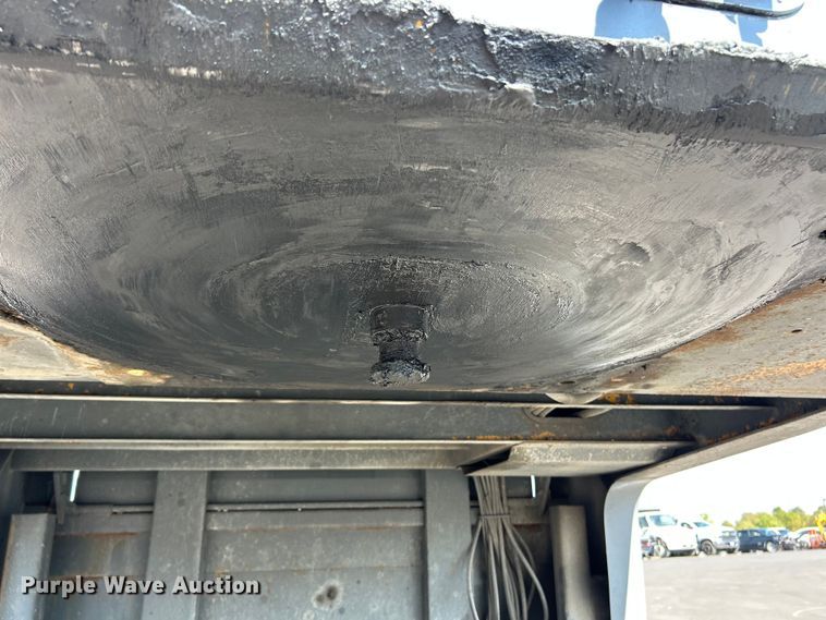 image for item ET3358 1998 Trail King TK70HT-462 drop deck hydraulic tail equipment trailer