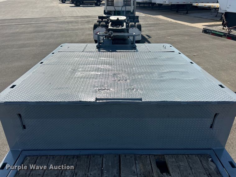 image for item ET3358 1998 Trail King TK70HT-462 drop deck hydraulic tail equipment trailer