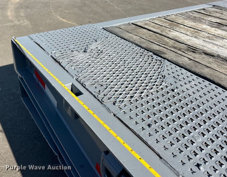 image for item ET3358 1998 Trail King TK70HT-462 drop deck hydraulic tail equipment trailer