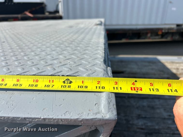 image for item ET3358 1998 Trail King TK70HT-462 drop deck hydraulic tail equipment trailer