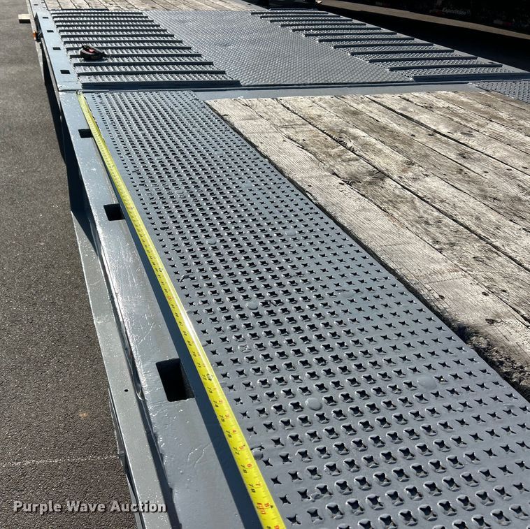 image for item ET3358 1998 Trail King TK70HT-462 drop deck hydraulic tail equipment trailer