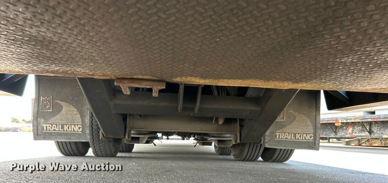 image for item ET3358 1998 Trail King TK70HT-462 drop deck hydraulic tail equipment trailer