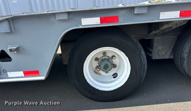 image for item ET3358 1998 Trail King TK70HT-462 drop deck hydraulic tail equipment trailer