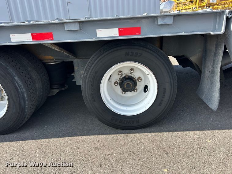 image for item ET3358 1998 Trail King TK70HT-462 drop deck hydraulic tail equipment trailer