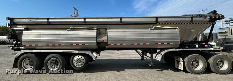 image for item ET3373 2017 Etnyre live bottom trailer