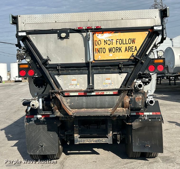 image for item ET3373 2017 Etnyre live bottom trailer