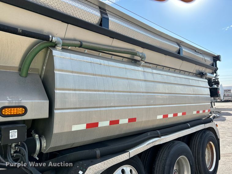 image for item ET3373 2017 Etnyre live bottom trailer