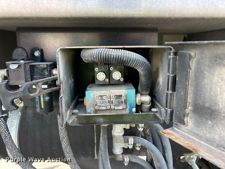 image for item ET3373 2017 Etnyre live bottom trailer