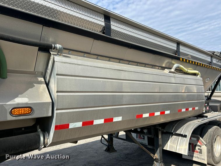 image for item ET3373 2017 Etnyre live bottom trailer