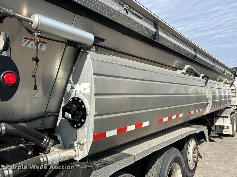 image for item ET3373 2017 Etnyre live bottom trailer