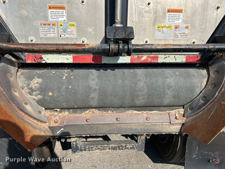 image for item ET3373 2017 Etnyre live bottom trailer