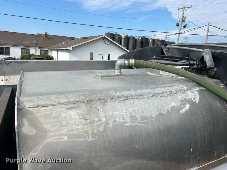 image for item ET3373 2017 Etnyre live bottom trailer