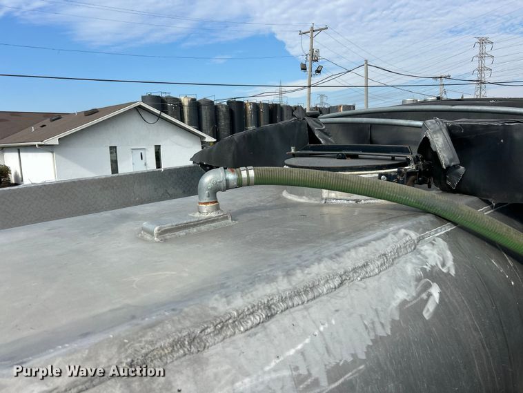 image for item ET3373 2017 Etnyre live bottom trailer